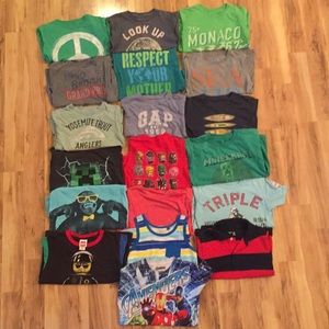 Lot of 19 Boys Short Sleeved T-shirts Size 6/7